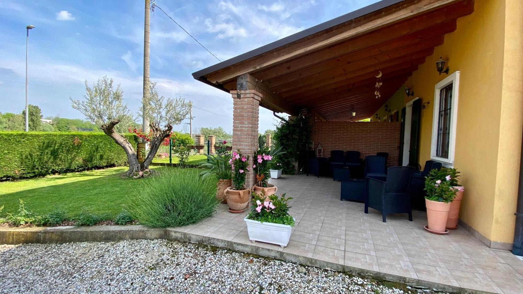 B&B Civico 61 Pastrengo Exterior foto